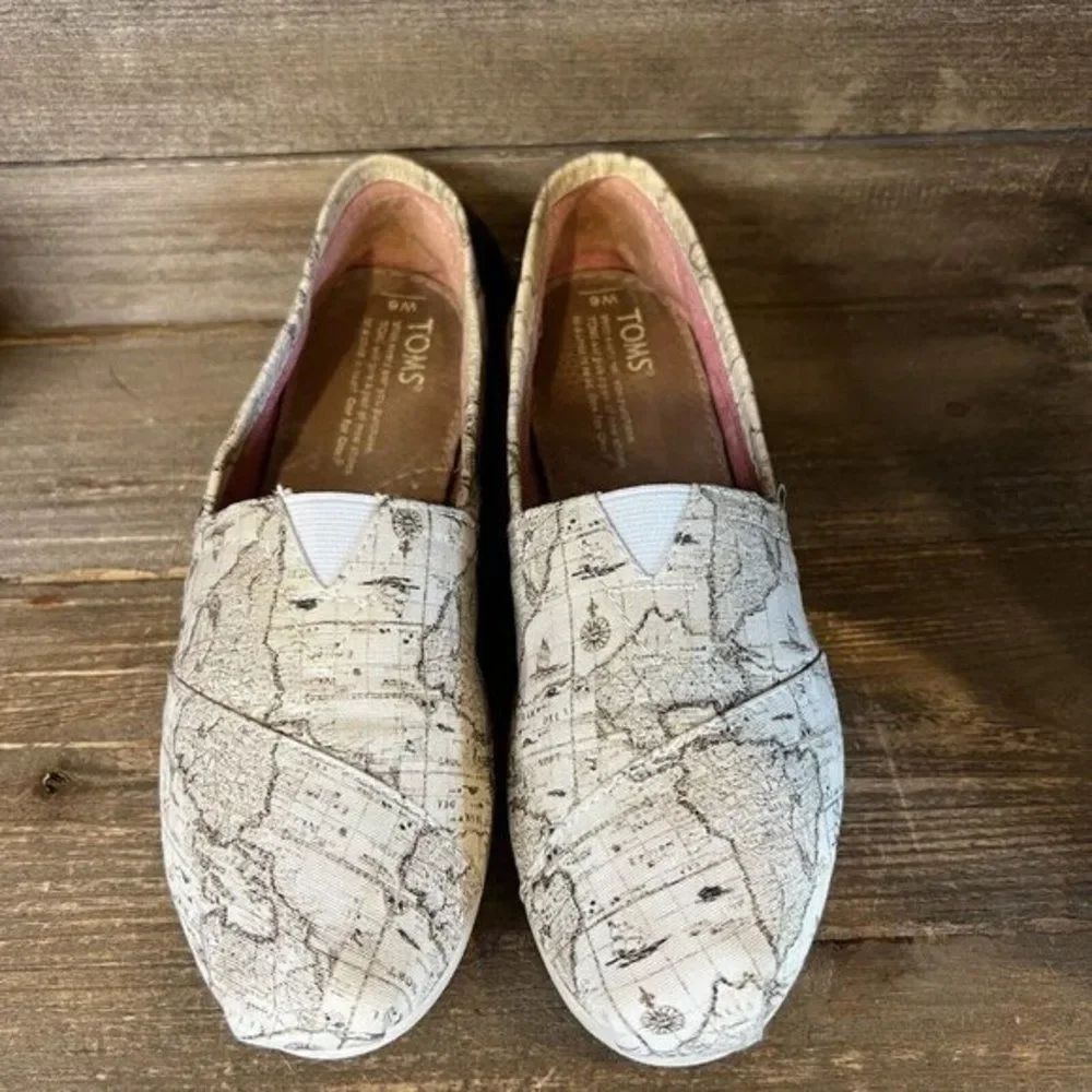 Womens Toms World Map Beige Slip On Casual Shoes Loafers Size 6 M‎ EUC